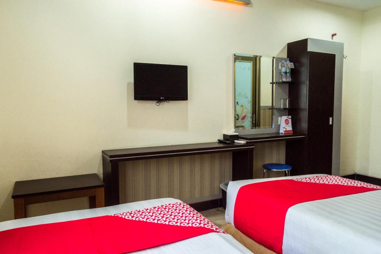Collection O 625 Hotel Golden Gate Batam Eksteriør billede