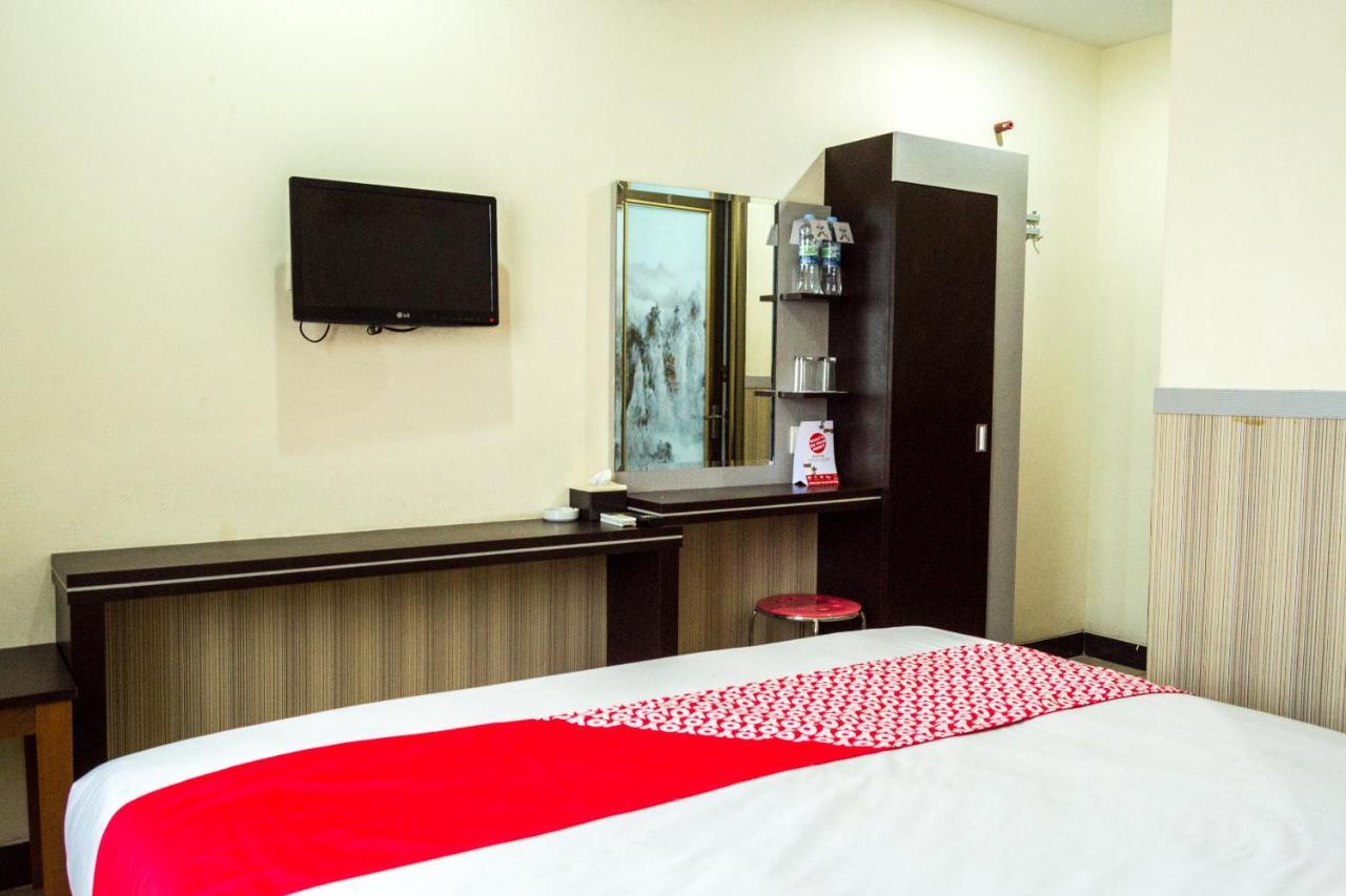 Collection O 625 Hotel Golden Gate Batam Eksteriør billede