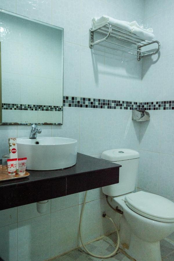Collection O 625 Hotel Golden Gate Batam Eksteriør billede