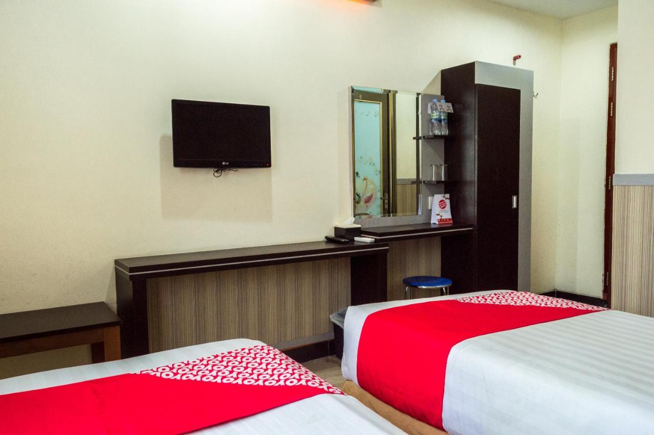 Collection O 625 Hotel Golden Gate Batam Eksteriør billede