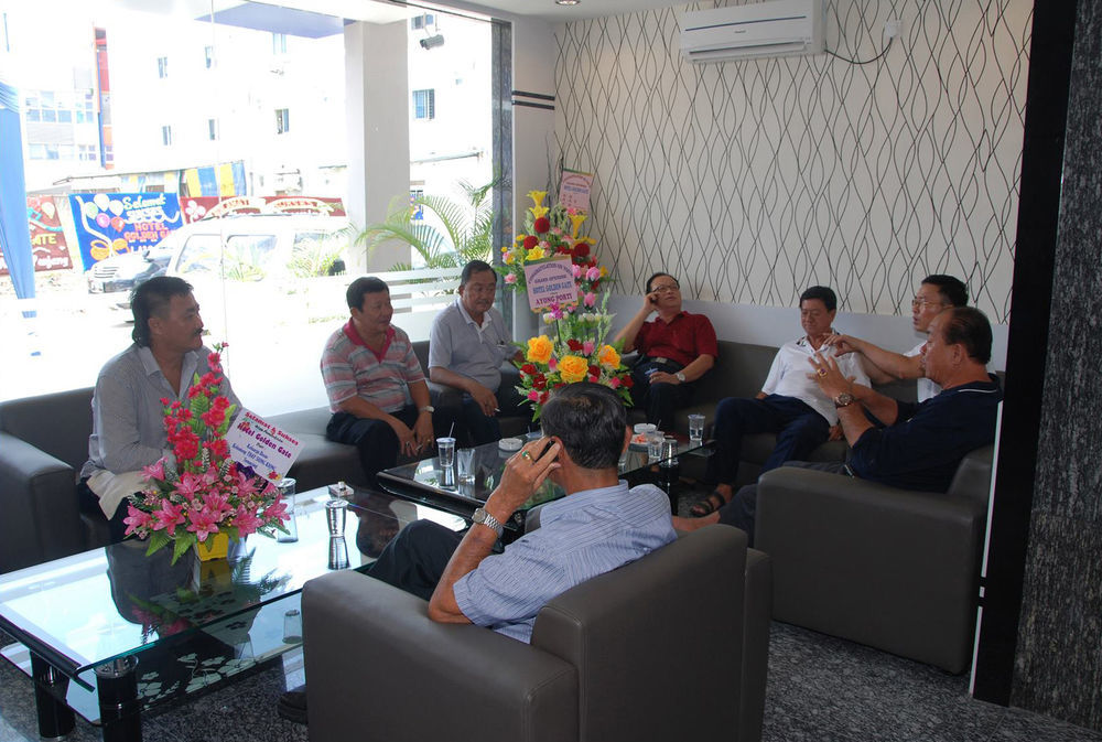 Collection O 625 Hotel Golden Gate Batam Eksteriør billede