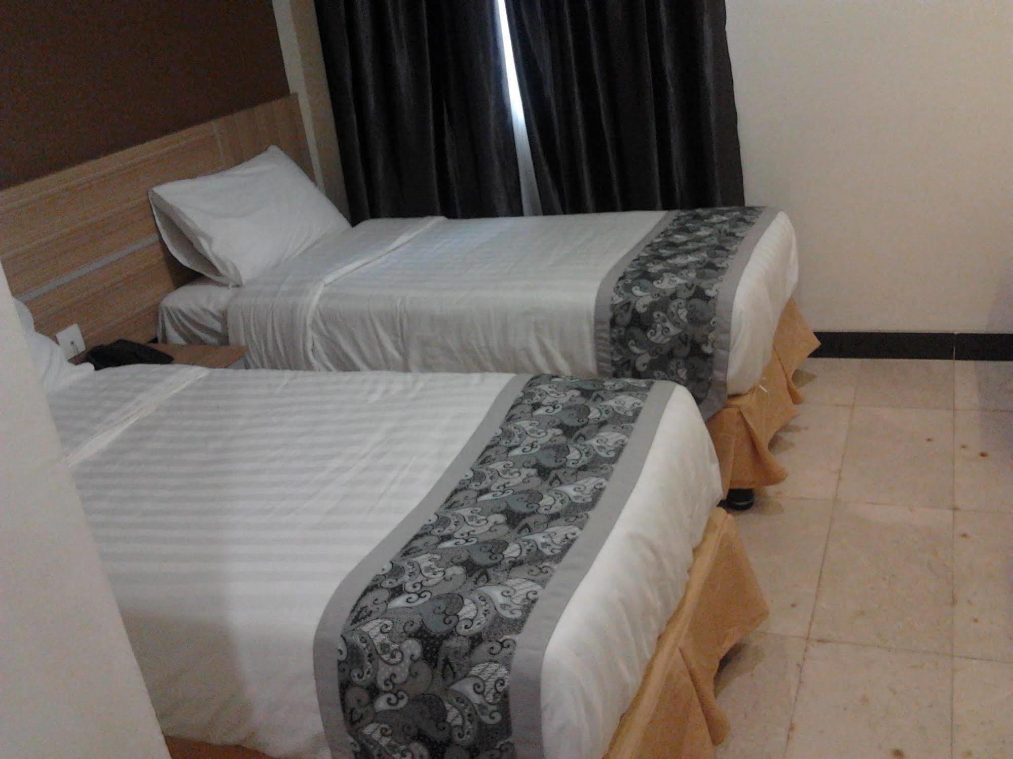 Collection O 625 Hotel Golden Gate Batam Eksteriør billede
