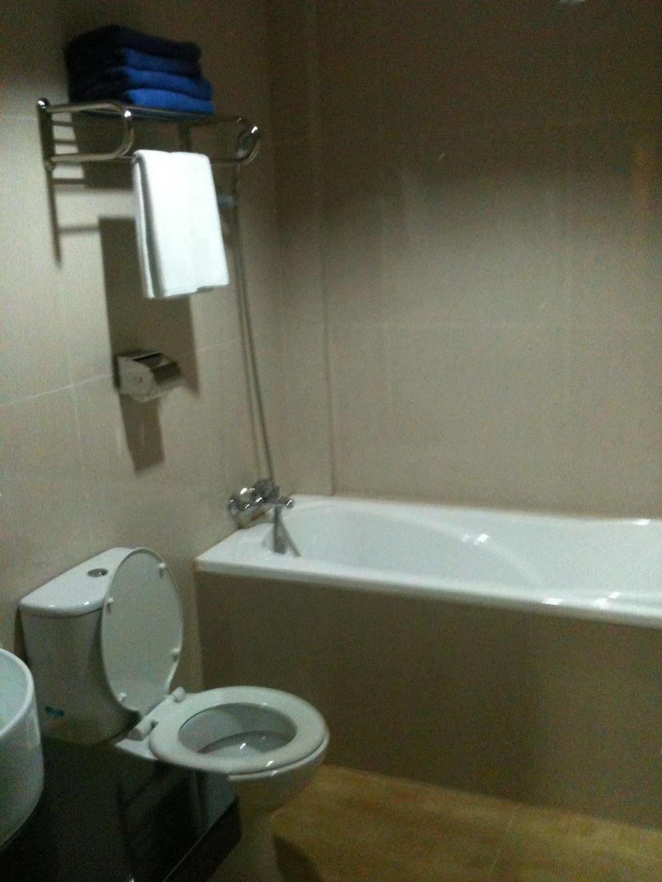 Collection O 625 Hotel Golden Gate Batam Eksteriør billede